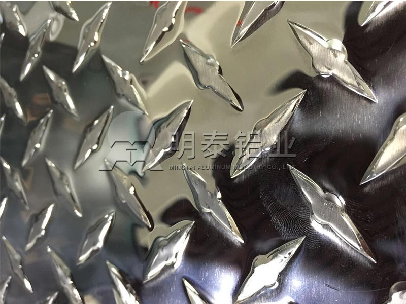 車廂用花紋鋁板合金規(guī)格有哪些？不同花紋板價格不同